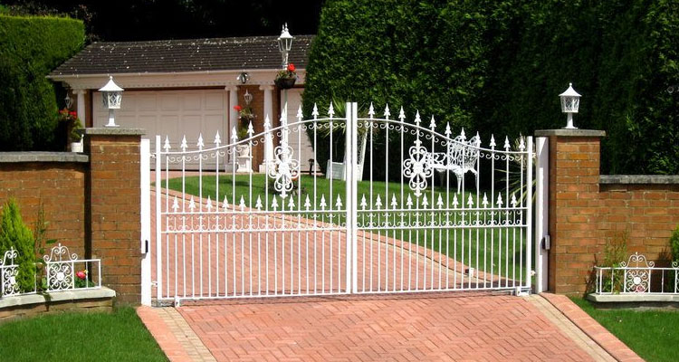 Sliding Driveway Gate Installation Walnut